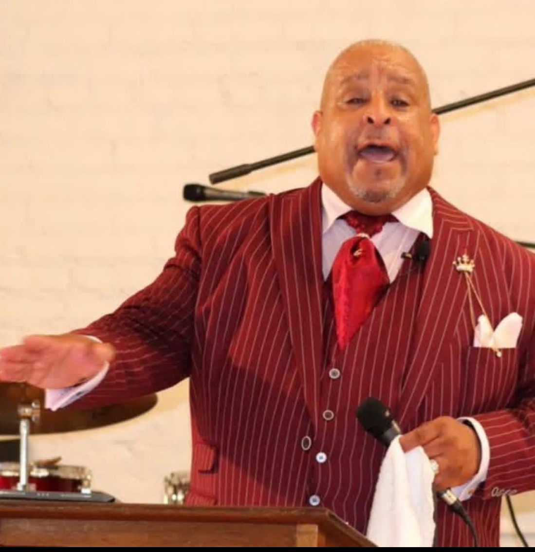 Pastor C. Barry Greene preaching
